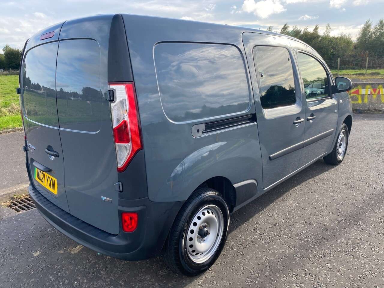 A 2021 RENAULT KANGOO MAXI ZE LL21 33kWh IMMACULATE CONDITION 5 SEAT NO VAT Electric Auto L3 H1 (i) (6 A 2021 RENAULT KANGOO MAXI ZE LL21 33kWh IMMACULATE CONDITION 5 SEAT NO VAT Electric Auto L3 H1 (i) (6