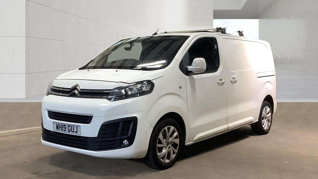 A 2019 CITROEN DISPATCH 2.0 BlueHDi 1400 Driver M NAV NO VAT IMMACULATE VAN Euro 6 (s/s) (120 ps) I A 2019 CITROEN DISPATCH 2.0 BlueHDi 1400 Driver M NAV NO VAT IMMACULATE VAN Euro 6 (s/s) (120 ps) I