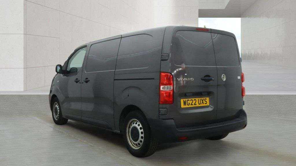 A 2022 VAUXHALL VIVARO 1.5 Turbo D 2700 Dynamic NO VAT IMMACULATE VAN Euro 6 (s/s) (120 ps) PRISTI A 2022 VAUXHALL VIVARO 1.5 Turbo D 2700 Dynamic NO VAT IMMACULATE VAN Euro 6 (s/s) (120 ps) PRISTI