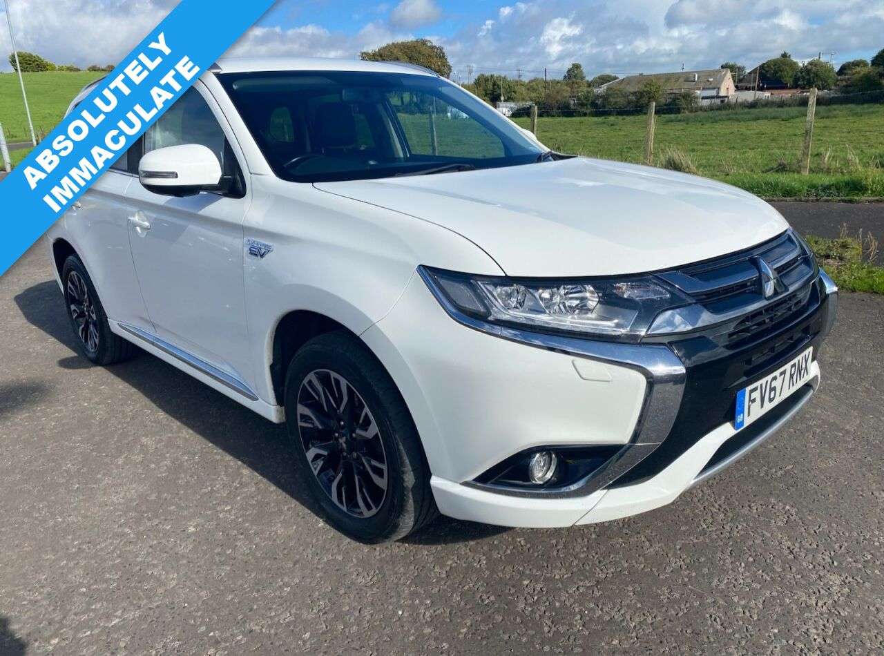 A 2017 MITSUBISHI OUTLANDER 2.0h 12kWh 4h SUV 5dr Petrol Plug-in Hybrid CVT 4WD Euro 6 (s/s) (200 ps) I A 2017 MITSUBISHI OUTLANDER 2.0h 12kWh 4h SUV 5dr Petrol Plug-in Hybrid CVT 4WD Euro 6 (s/s) (200 ps) I