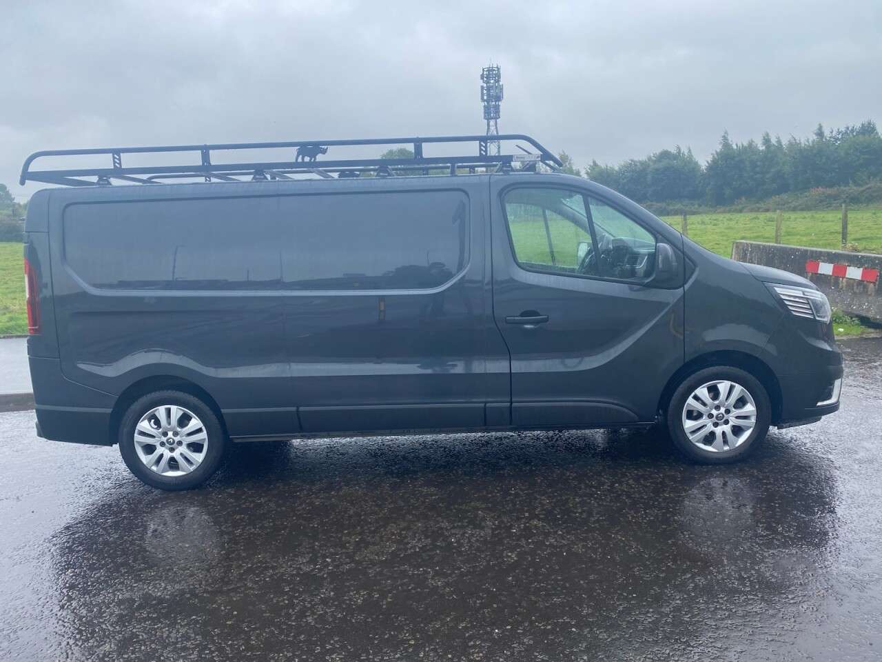 A 2022 RENAULT TRAFIC 2.0 dCi Blue LL30 SPORT NAV LWB L2 H1 Euro 6 (s/s) (130 ps) IMMACULATE COND A 2022 RENAULT TRAFIC 2.0 dCi Blue LL30 SPORT NAV LWB L2 H1 Euro 6 (s/s) (130 ps) IMMACULATE COND