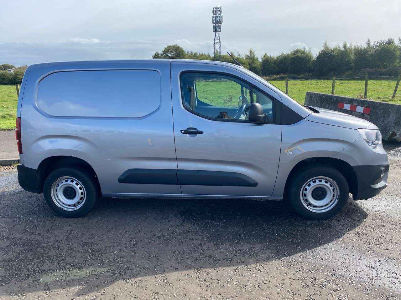 A 2021 VAUXHALL COMBO 1.5 Turbo D 2000 EDITION NO VAT VAN Euro 6 (100 ps) IMMACULATE CONDITION A 2021 VAUXHALL COMBO 1.5 Turbo D 2000 EDITION NO VAT VAN Euro 6 (100 ps) IMMACULATE CONDITION