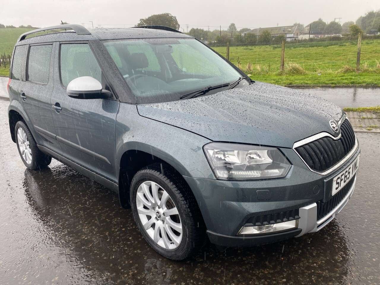 A 2016 SKODA YETI 2.0 TDI SE Outdoor 5dr Diesel Manual 4WD Euro 6 (s/s) (110 ps) IMMACULATE F A 2016 SKODA YETI 2.0 TDI SE Outdoor 5dr Diesel Manual 4WD Euro 6 (s/s) (110 ps) IMMACULATE F