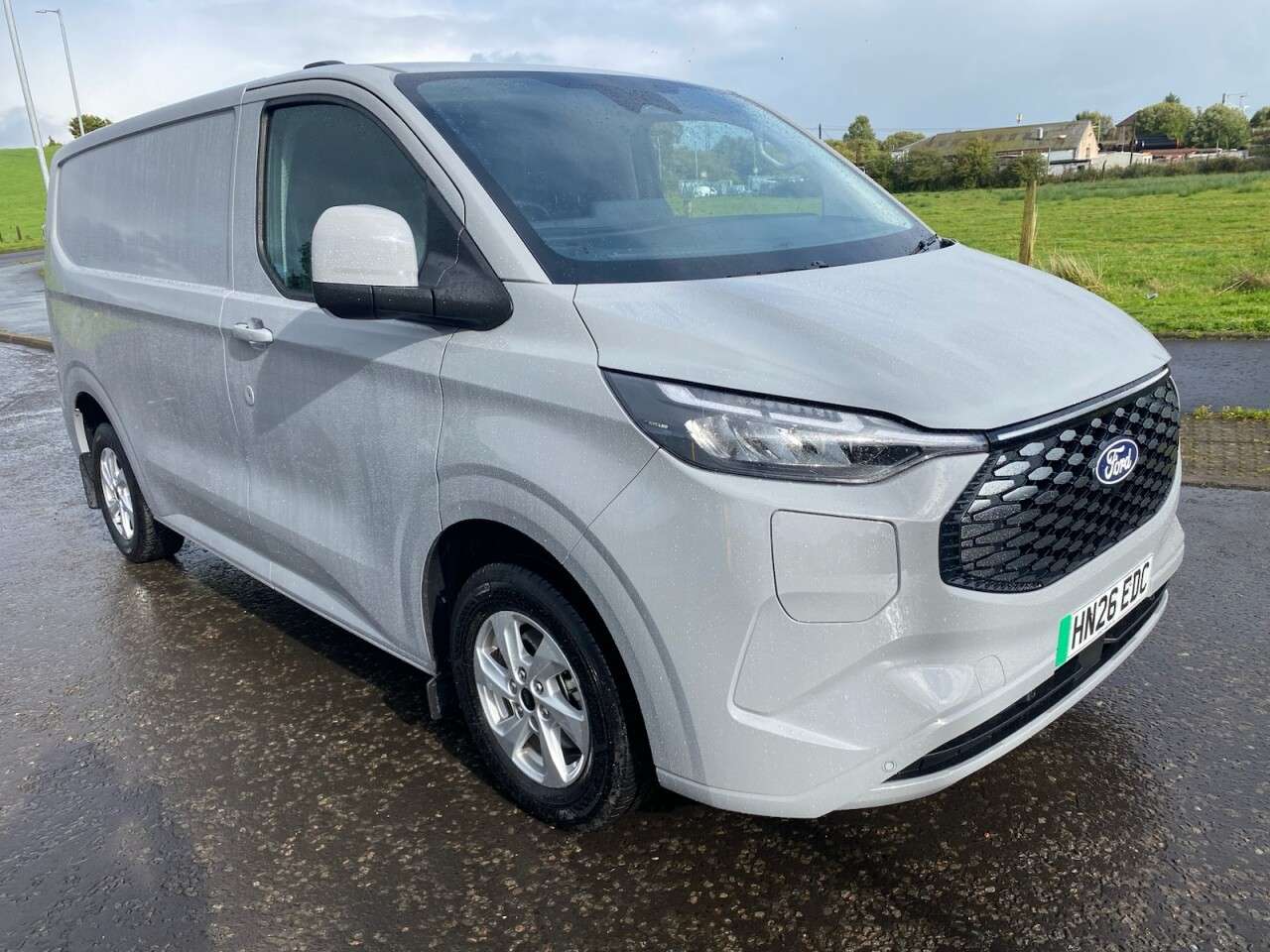 A 2026 FORD E-TRANSIT CUSTOM 320 65kWh Limited Panel Van 5dr Electric Auto L1 H1 (136 ps) A 2026 FORD E-TRANSIT CUSTOM 320 65kWh Limited Panel Van 5dr Electric Auto L1 H1 (136 ps)