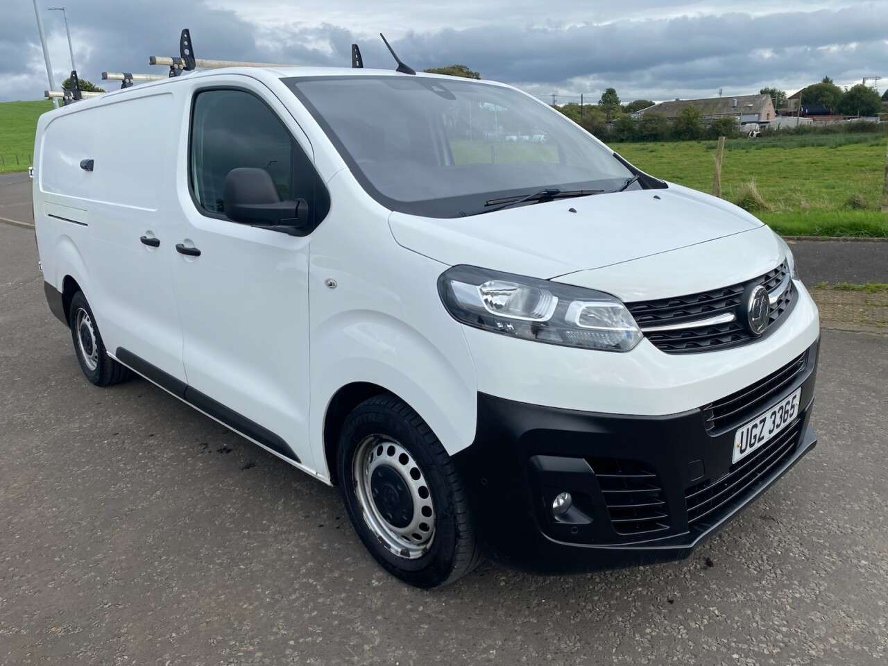 A 2022 VAUXHALL VIVARO 1.5 Turbo D 2900 DYNAMIC LWB NO VAT VAN L2 H1 Euro 6 (s/s) (100 ps) IMMACUL A 2022 VAUXHALL VIVARO 1.5 Turbo D 2900 DYNAMIC LWB NO VAT VAN L2 H1 Euro 6 (s/s) (100 ps) IMMACUL