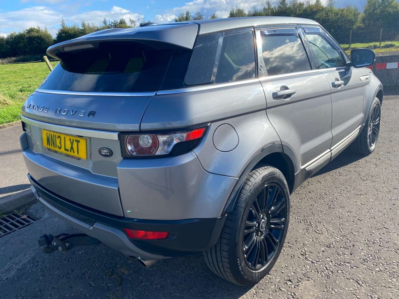 A 2013 LAND ROVER RANGE ROVER EVOQUE 2.2 SD4 Prestige SUV 5dr Diesel Auto 4WD Euro 5 (190 ps) EXCELLENT CONDITIO A 2013 LAND ROVER RANGE ROVER EVOQUE 2.2 SD4 Prestige SUV 5dr Diesel Auto 4WD Euro 5 (190 ps) EXCELLENT CONDITIO