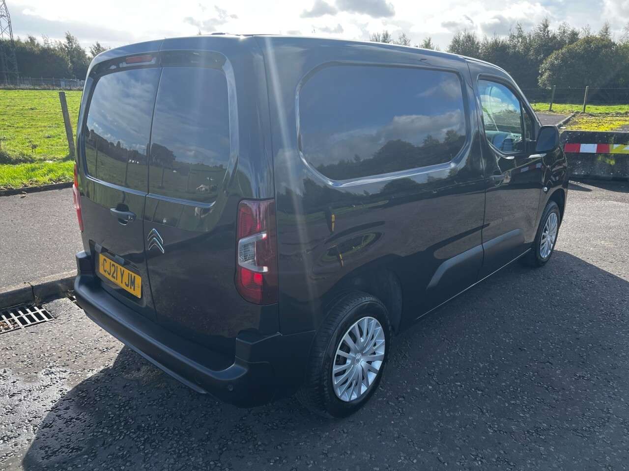 A 2021 CITROEN BERLINGO 1.5 BlueHDi 650 Enterprise M NO VAT VAN Euro 6 (s/s) (75 ps) IMMACULATE CON A 2021 CITROEN BERLINGO 1.5 BlueHDi 650 Enterprise M NO VAT VAN Euro 6 (s/s) (75 ps) IMMACULATE CON