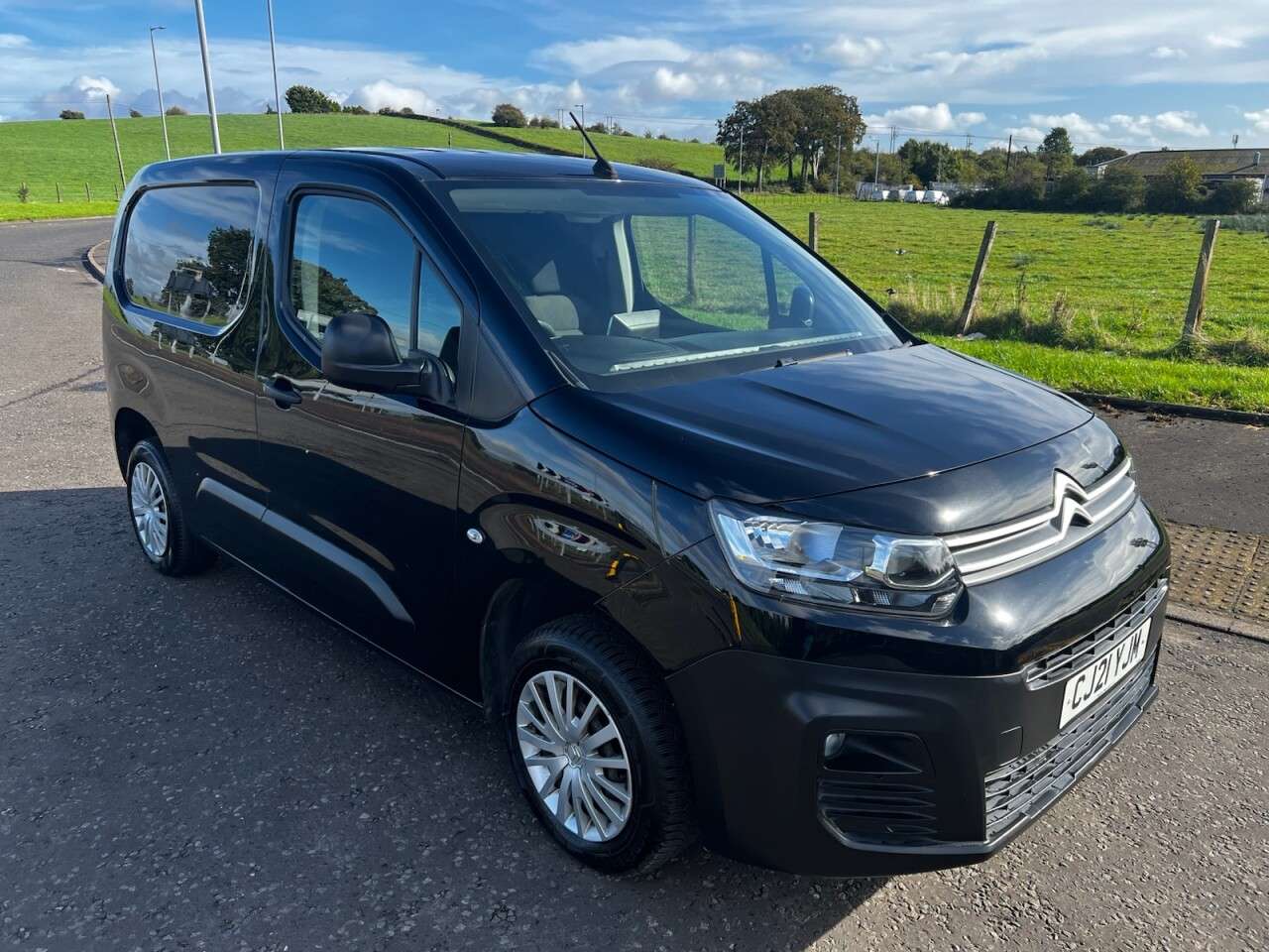 A 2021 CITROEN BERLINGO 1.5 BlueHDi 650 Enterprise M NO VAT VAN Euro 6 (s/s) (75 ps) IMMACULATE CON A 2021 CITROEN BERLINGO 1.5 BlueHDi 650 Enterprise M NO VAT VAN Euro 6 (s/s) (75 ps) IMMACULATE CON