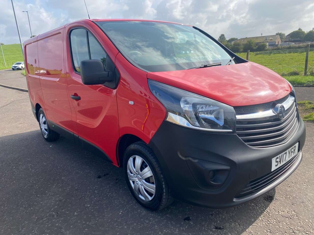 A 2017 VAUXHALL VIVARO 1.6 CDTi 2700 NO VAT VAN Euro 6 (95 ps) IMMACULATE FOR AGE A 2017 VAUXHALL VIVARO 1.6 CDTi 2700 NO VAT VAN Euro 6 (95 ps) IMMACULATE FOR AGE