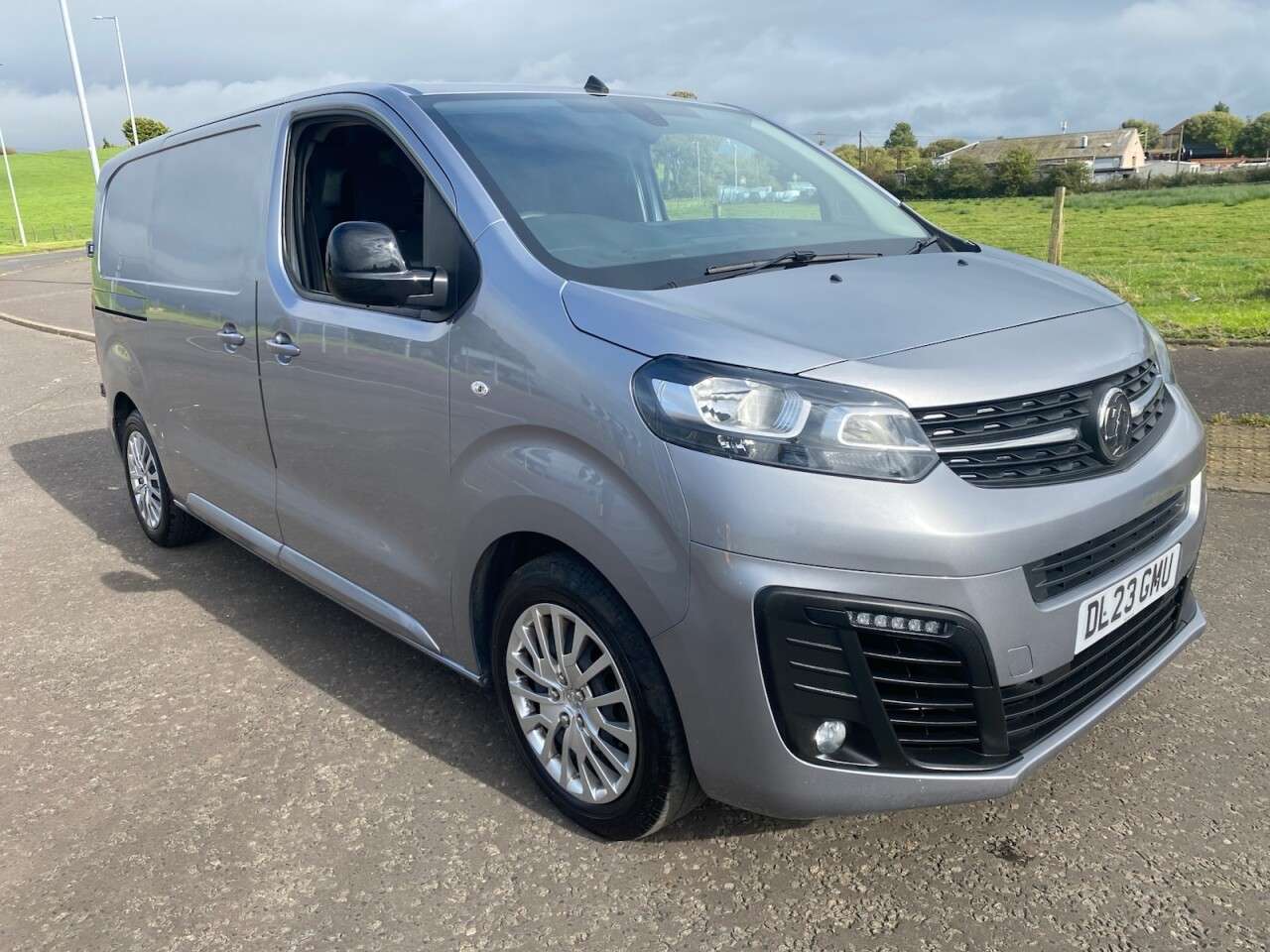A 2023 VAUXHALL VIVARO 1.5 Turbo D 2700 PRO NAV NO VAT VAN Euro 6 (s/s) (120 ps) IMMACULATE CONDIT A 2023 VAUXHALL VIVARO 1.5 Turbo D 2700 PRO NAV NO VAT VAN Euro 6 (s/s) (120 ps) IMMACULATE CONDIT