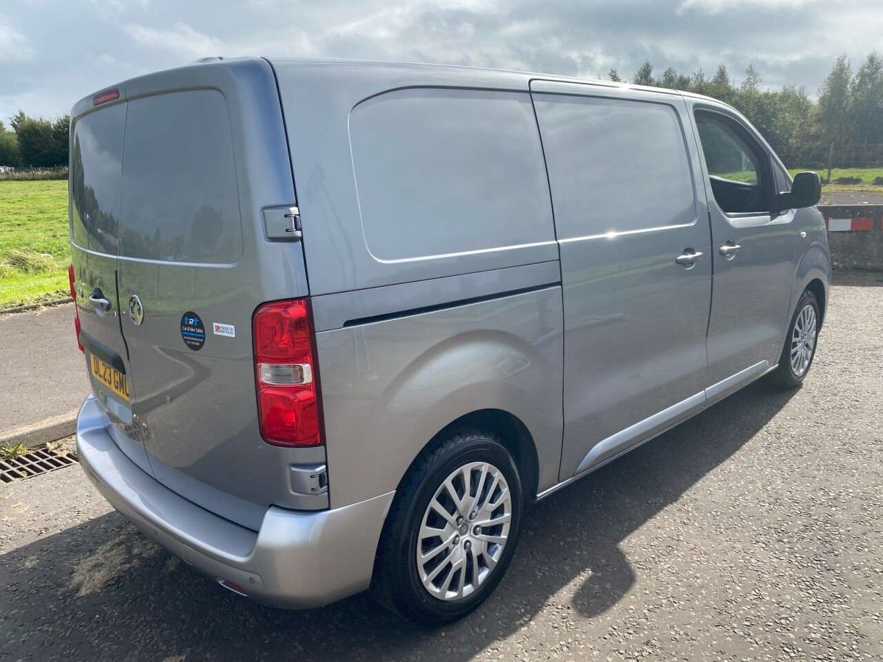A 2023 VAUXHALL VIVARO 1.5 Turbo D 2700 PRO NAV NO VAT VAN Euro 6 (s/s) (120 ps) IMMACULATE CONDIT A 2023 VAUXHALL VIVARO 1.5 Turbo D 2700 PRO NAV NO VAT VAN Euro 6 (s/s) (120 ps) IMMACULATE CONDIT