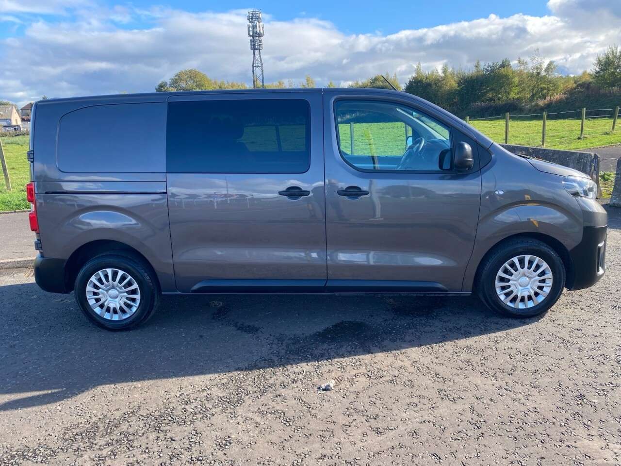 A 2022 TOYOTA PROACE 2.0D Icon Medium 6 SEAT NO VAT MWB Euro 6 (s/s) (6 Seat) (140 ps) IMMACULAT A 2022 TOYOTA PROACE 2.0D Icon Medium 6 SEAT NO VAT MWB Euro 6 (s/s) (6 Seat) (140 ps) IMMACULAT