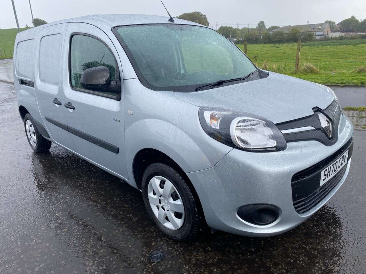 A 2020 RENAULT KANGOO MAXI ZE LL21 33kWh Business+ NO VAT VAN Electric Auto L3 H1 (i) (60 ps) PRISTINE A 2020 RENAULT KANGOO MAXI ZE LL21 33kWh Business+ NO VAT VAN Electric Auto L3 H1 (i) (60 ps) PRISTINE