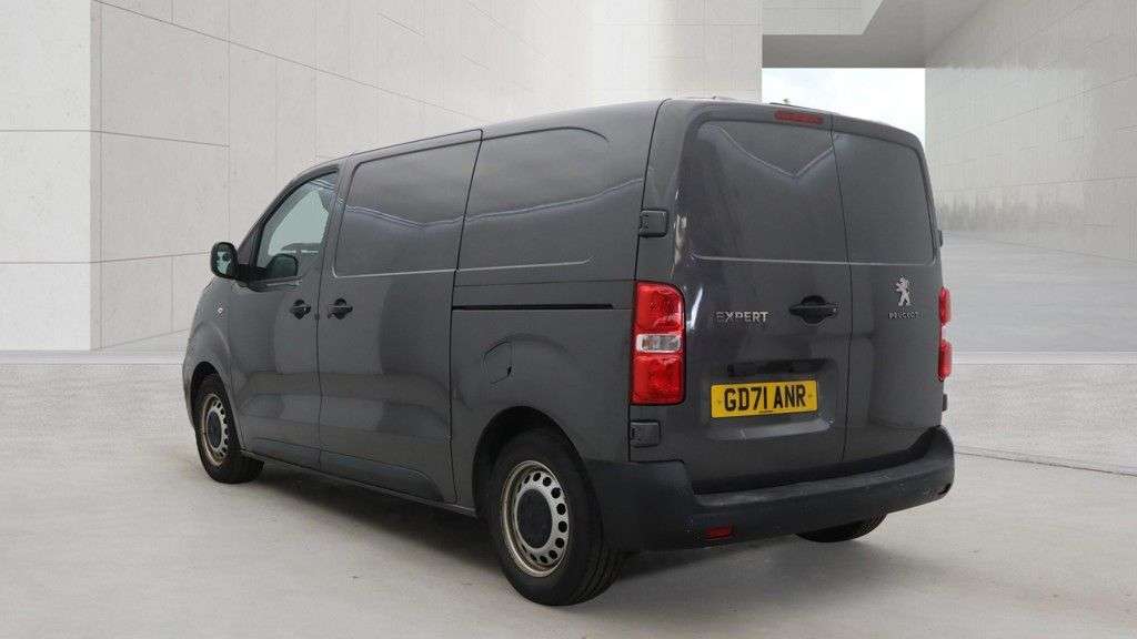 A 2022 PEUGEOT EXPERT 1.5 BlueHDi 1000 Professional Premium NO VAT MWB VAN Euro 6 (s/s) (100 bhp) A 2022 PEUGEOT EXPERT 1.5 BlueHDi 1000 Professional Premium NO VAT MWB VAN Euro 6 (s/s) (100 bhp)