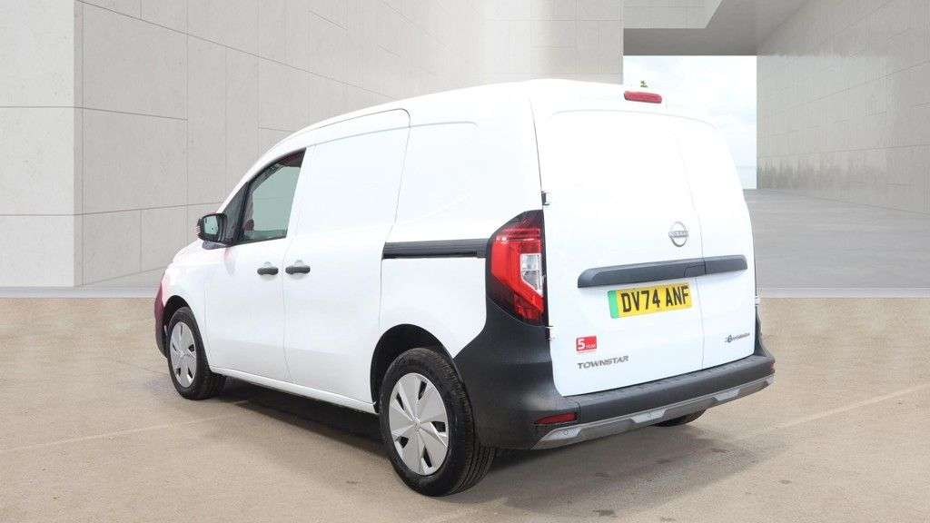 A 2024 NISSAN TOWNSTAR 45kWh Acenta NO VAT VAN Electric Auto L1 (122 ps) IMMACULATE CONDITION A 2024 NISSAN TOWNSTAR 45kWh Acenta NO VAT VAN Electric Auto L1 (122 ps) IMMACULATE CONDITION