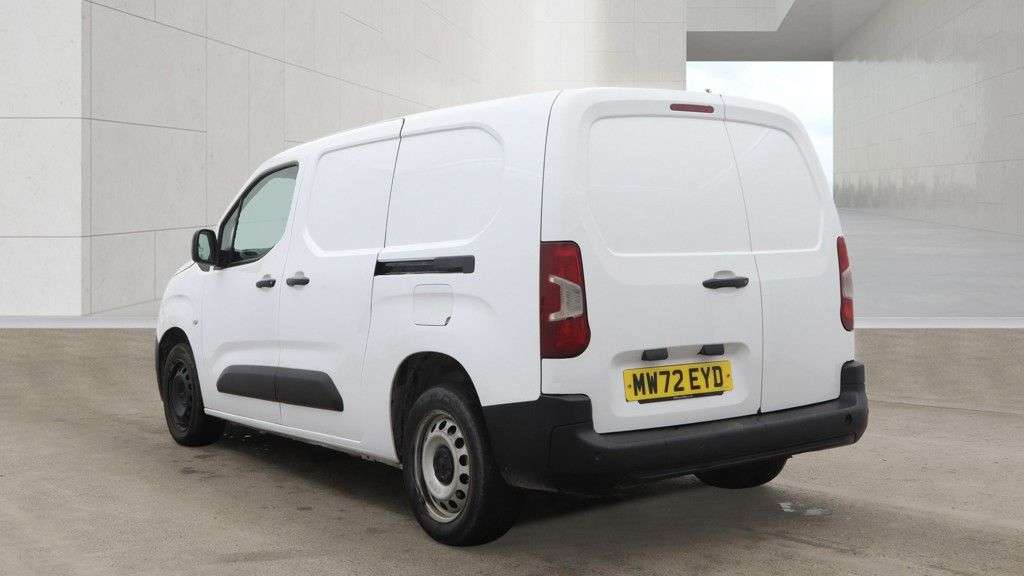 A 2023 PEUGEOT PARTNER 1.5 BlueHDi 850 Professional Premium 5 SEAT NO VAT LWB Euro 6 (s/s) (100 bh A 2023 PEUGEOT PARTNER 1.5 BlueHDi 850 Professional Premium 5 SEAT NO VAT LWB Euro 6 (s/s) (100 bh