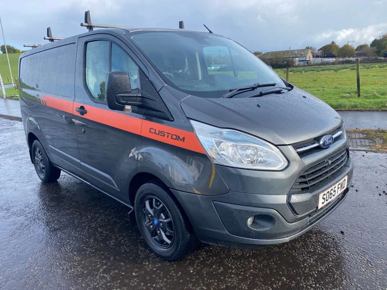 A 2015 FORD TRANSIT CUSTOM 2.2 TDCi 270 Trend NO VAT VAN L1 H1 (186 g/km, 123 bhp) TIMING CHAIN NOT WE A 2015 FORD TRANSIT CUSTOM 2.2 TDCi 270 Trend NO VAT VAN L1 H1 (186 g/km, 123 bhp) TIMING CHAIN NOT WE