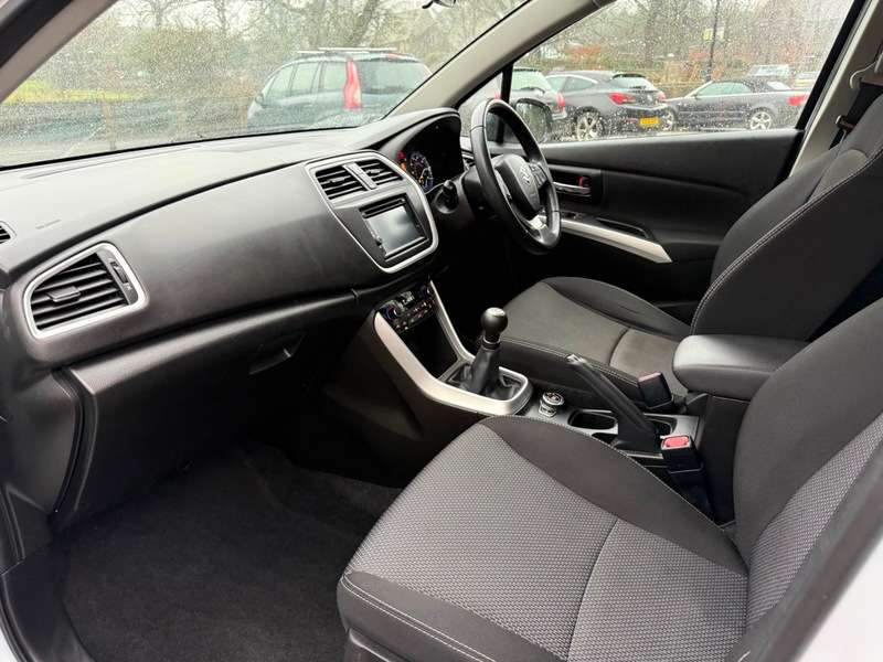 2015 SUZUKI SX4 S-CROSS 2015 SUZUKI SX4 S-CROSS