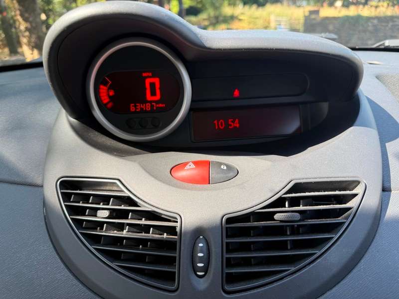 2010 RENAULT TWINGO 2010 RENAULT TWINGO
