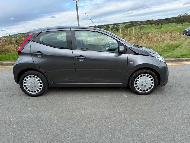 2021 TOYOTA AYGO 2021 TOYOTA AYGO