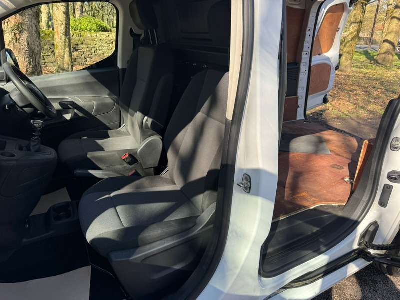 2022 TOYOTA PROACE 2022 TOYOTA PROACE