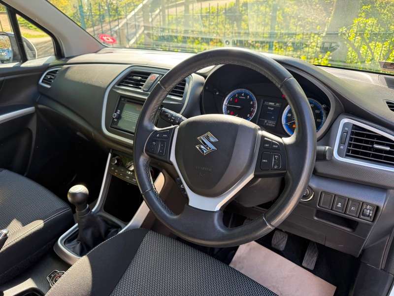 2015 SUZUKI SX4 2015 SUZUKI SX4