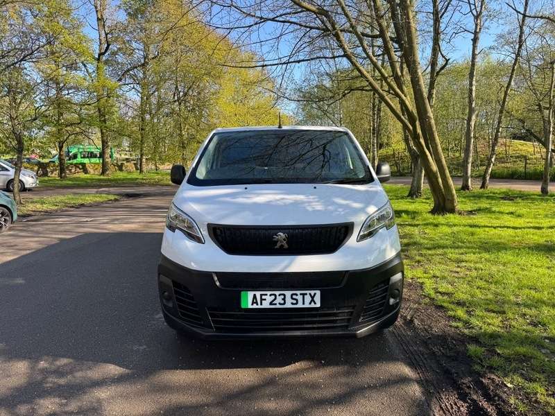 A 2023 PEUGEOT EXPERT PROFESSIONAL L1 A 2023 PEUGEOT EXPERT PROFESSIONAL L1