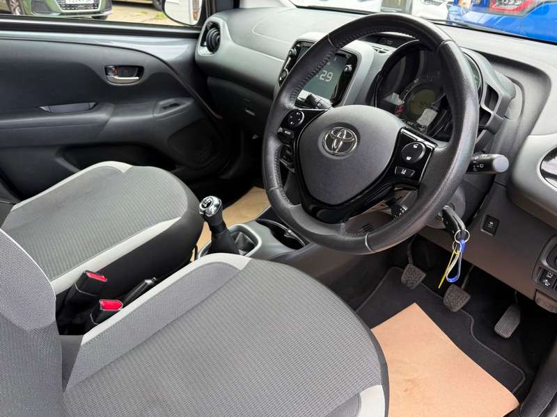 2021 TOYOTA AYGO 2021 TOYOTA AYGO