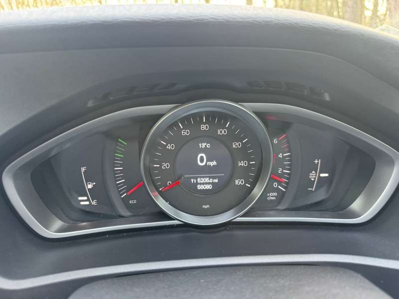 2014 VOLVO V40 2014 VOLVO V40