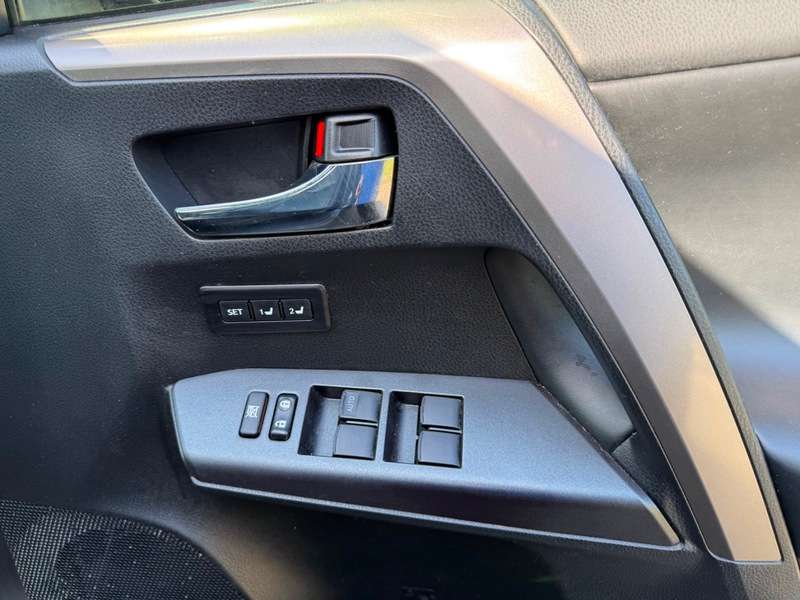 2018 TOYOTA RAV4 2018 TOYOTA RAV4