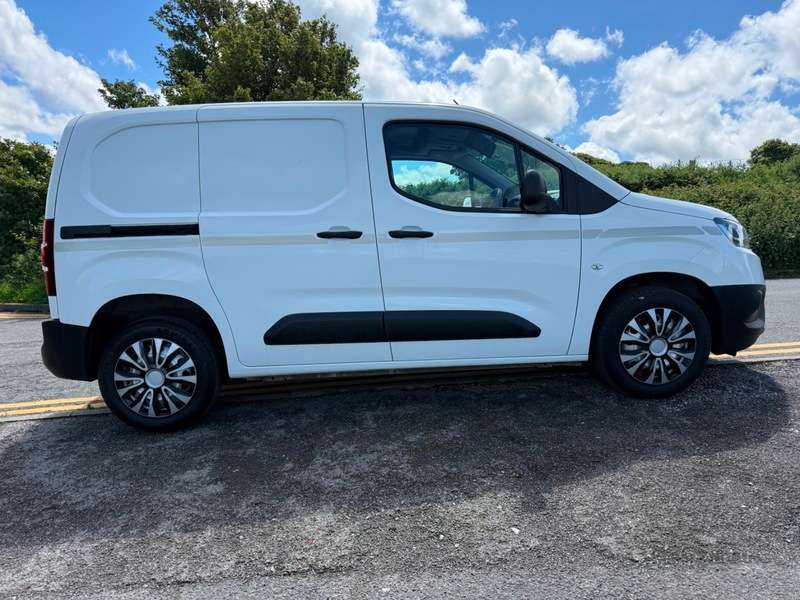 2022 TOYOTA PROACE 2022 TOYOTA PROACE