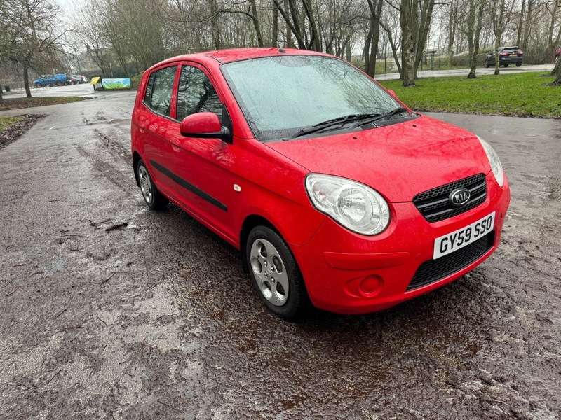 A 2009 KIA PICANTO STRIKE A 2009 KIA PICANTO STRIKE