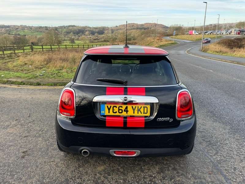 A 2014 MINI MINI COOPER D A 2014 MINI MINI COOPER D