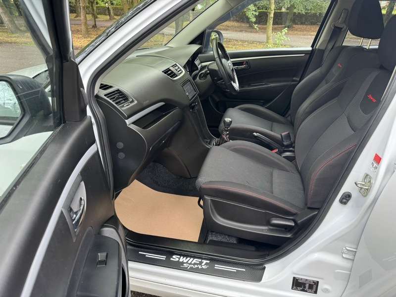 2015 SUZUKI SWIFT 2015 SUZUKI SWIFT