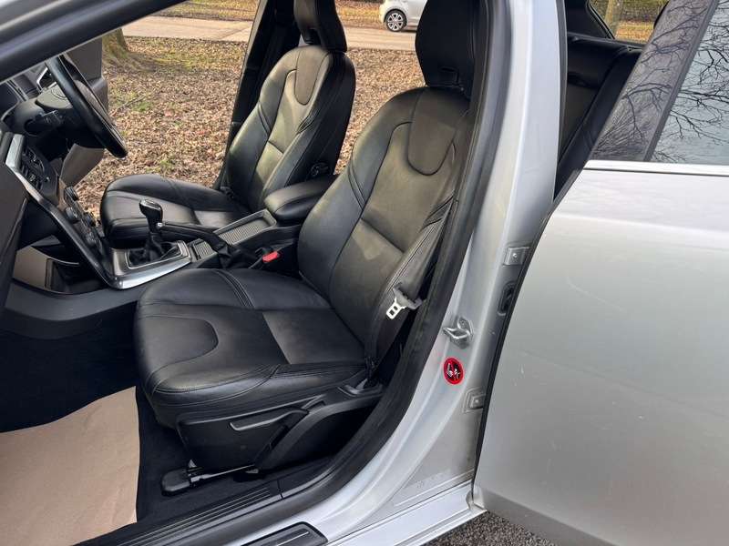 2014 VOLVO V40 2014 VOLVO V40