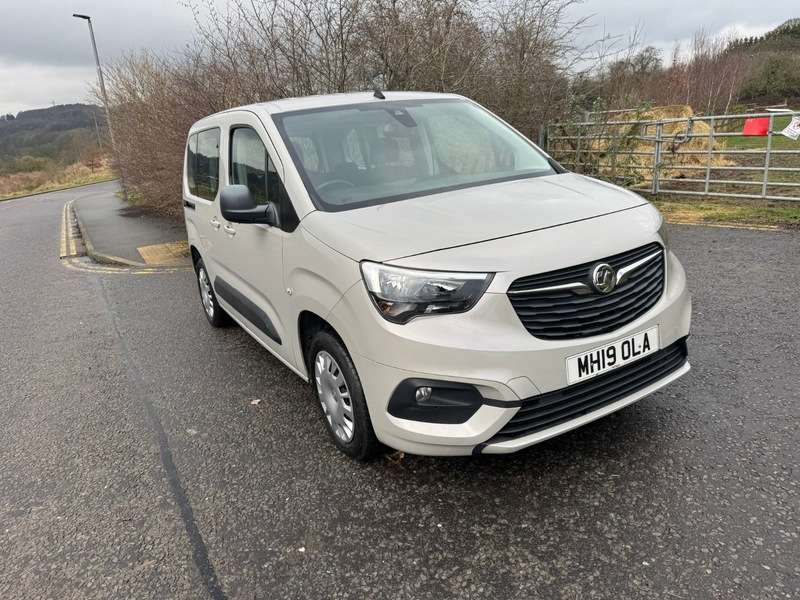 A 0 VAUXHALL COMBO DESIGN CDTI S/S A 0 VAUXHALL COMBO DESIGN CDTI S/S