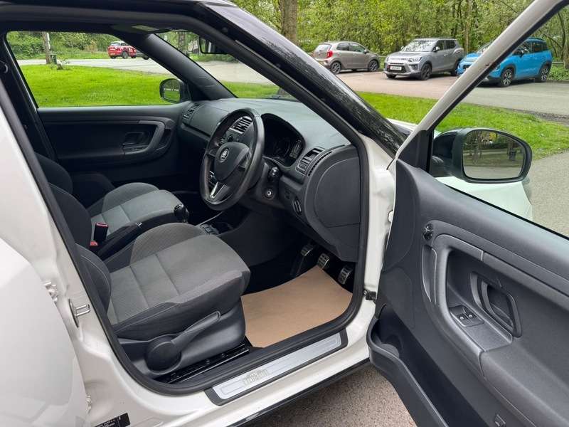 2014 SKODA FABIA 2014 SKODA FABIA