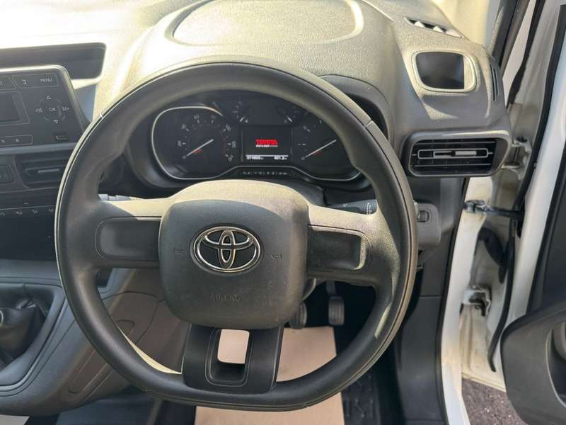 2022 TOYOTA PROACE 2022 TOYOTA PROACE