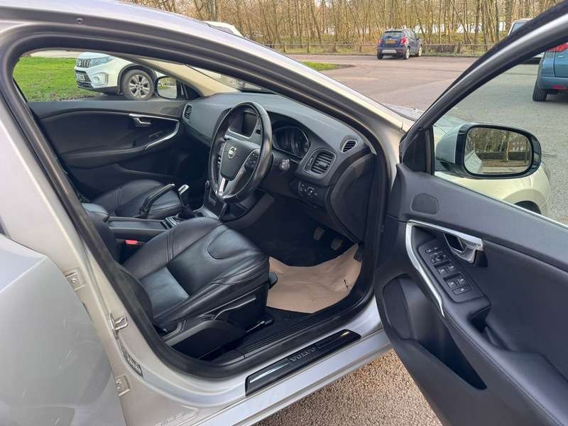 2014 VOLVO V40 2014 VOLVO V40