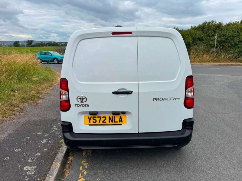 2022 TOYOTA PROACE 2022 TOYOTA PROACE