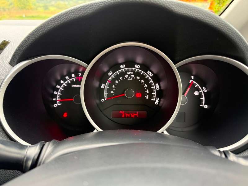 2015 KIA VENGA 2015 KIA VENGA
