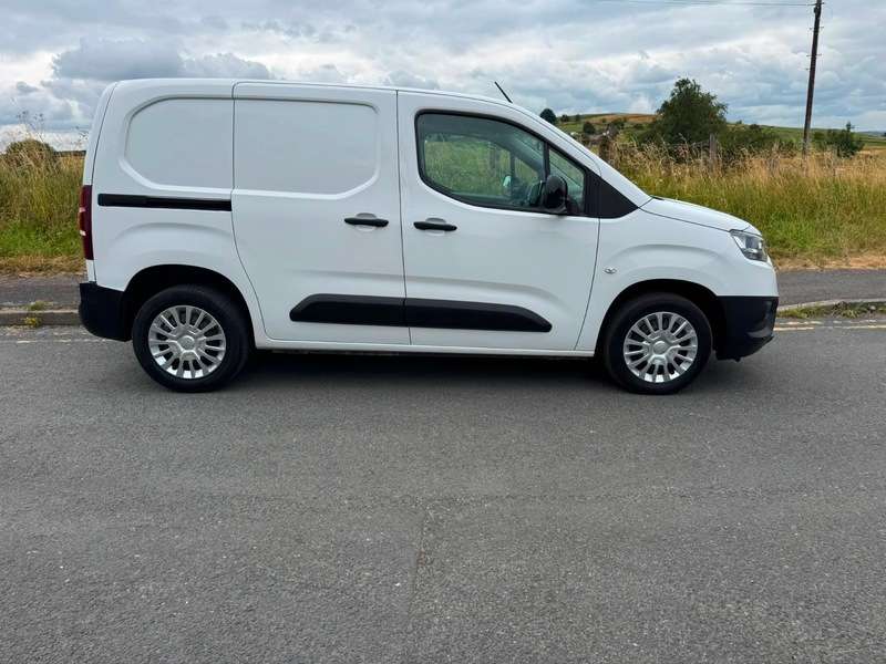 2022 TOYOTA PROACE 2022 TOYOTA PROACE