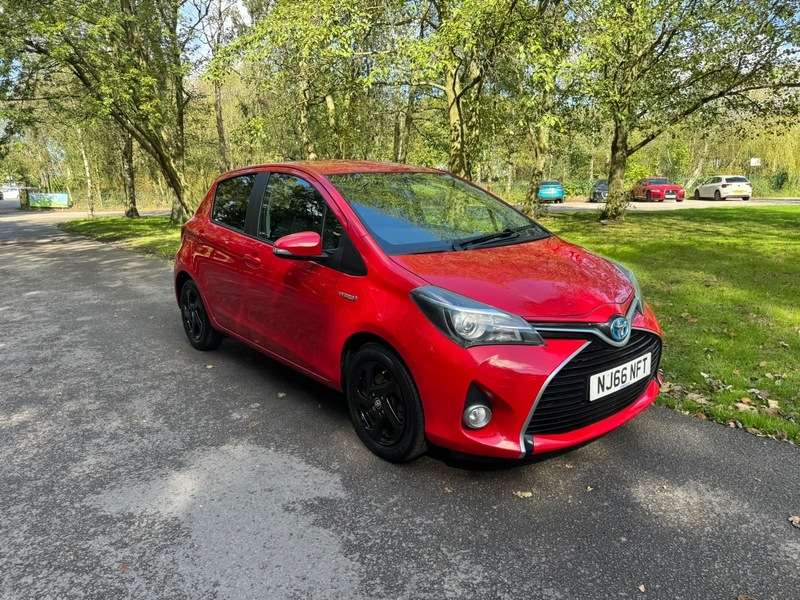 A 2016 TOYOTA YARIS VVT-I ICON M-DRIVE S A 2016 TOYOTA YARIS VVT-I ICON M-DRIVE S