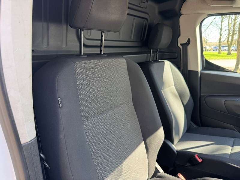 2022 TOYOTA PROACE 2022 TOYOTA PROACE