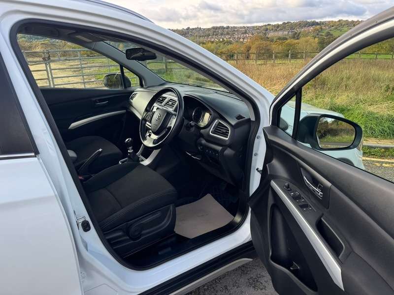 2017 SUZUKI SX4 2017 SUZUKI SX4