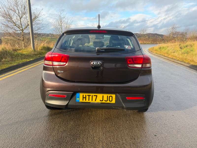 A 2017 KIA RIO 2 A 2017 KIA RIO 2