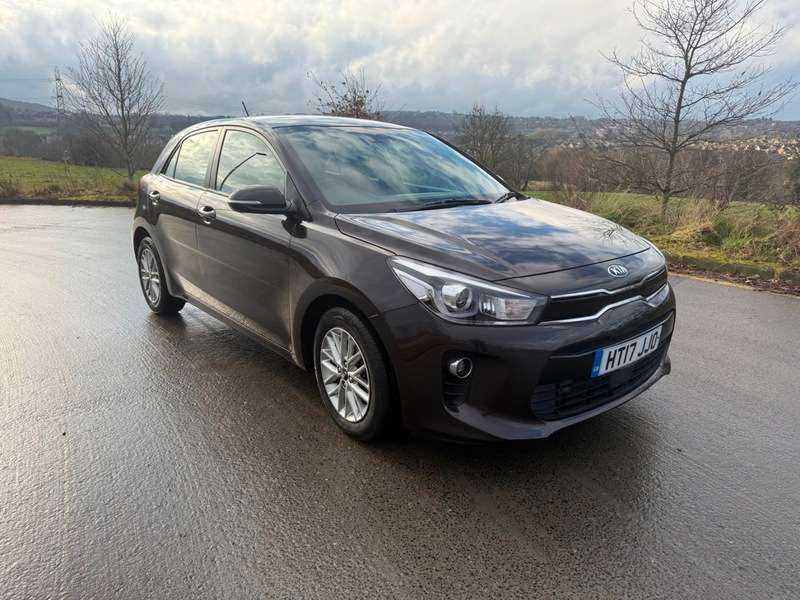 A 2017 KIA RIO 2 A 2017 KIA RIO 2