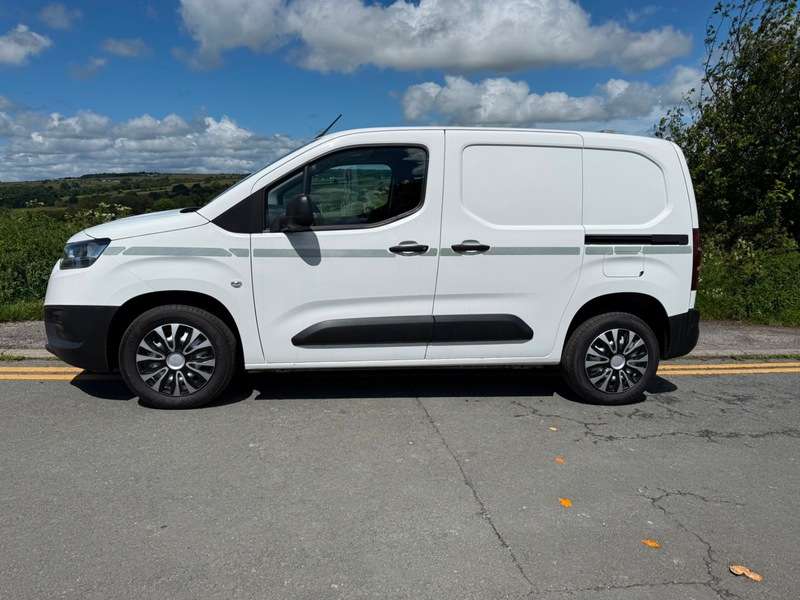 2022 TOYOTA PROACE 2022 TOYOTA PROACE