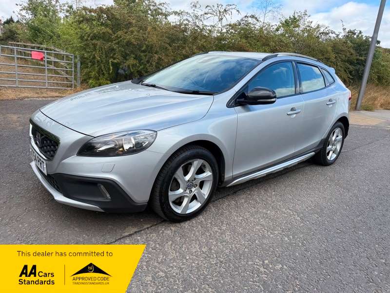 A 2014 VOLVO V40 D3 CROSS COUNTRY SE NAV A 2014 VOLVO V40 D3 CROSS COUNTRY SE NAV