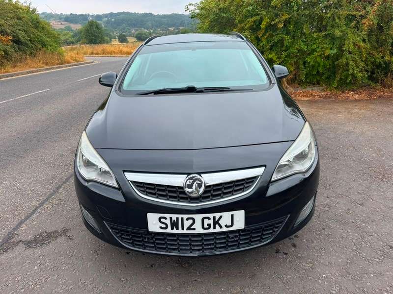 A 2012 VAUXHALL ASTRA EXCLUSIV A 2012 VAUXHALL ASTRA EXCLUSIV